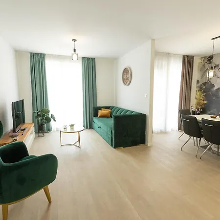 Yuki 2br W Balcony And Parking Near Old Town *