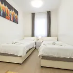 Lejlighed Yuki 2br W Balcony And Parking Near Old Town *