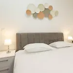 Lejlighed Yuki 2br W Balcony And Parking Near Old Town