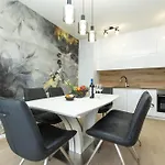 Yuki 2br W Balcony And Parking Near Old Town Lejlighed *