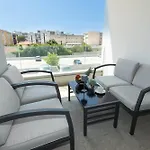 Lejlighed Yuki 2br W Balcony And Parking Near Old Town *