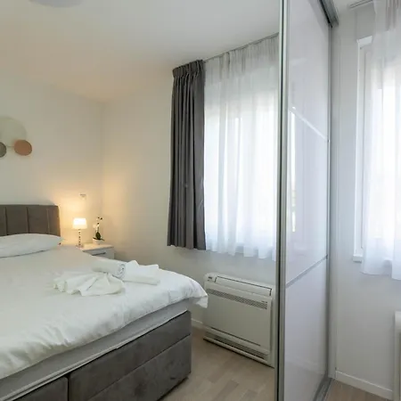Yuki 2br W Balcony And Parking Near Old Town * Zára