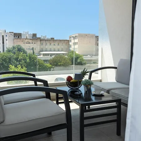 Yuki 2br W Balcony And Parking Near Old Town Apartment