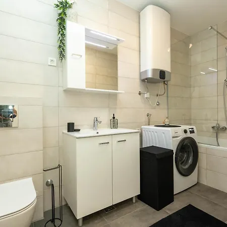 Apartman Yuki 2br W Balcony And Parking Near Old Town